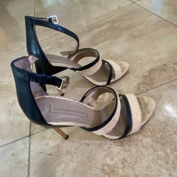 BCBG MaxAzria nude and black sandal size 6.5 - Picture 3 of 4